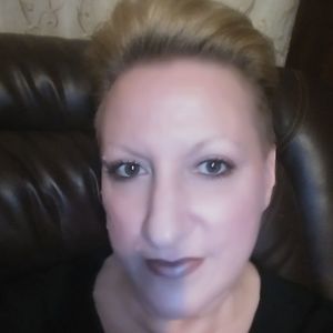 Meet your Posher, Laurie